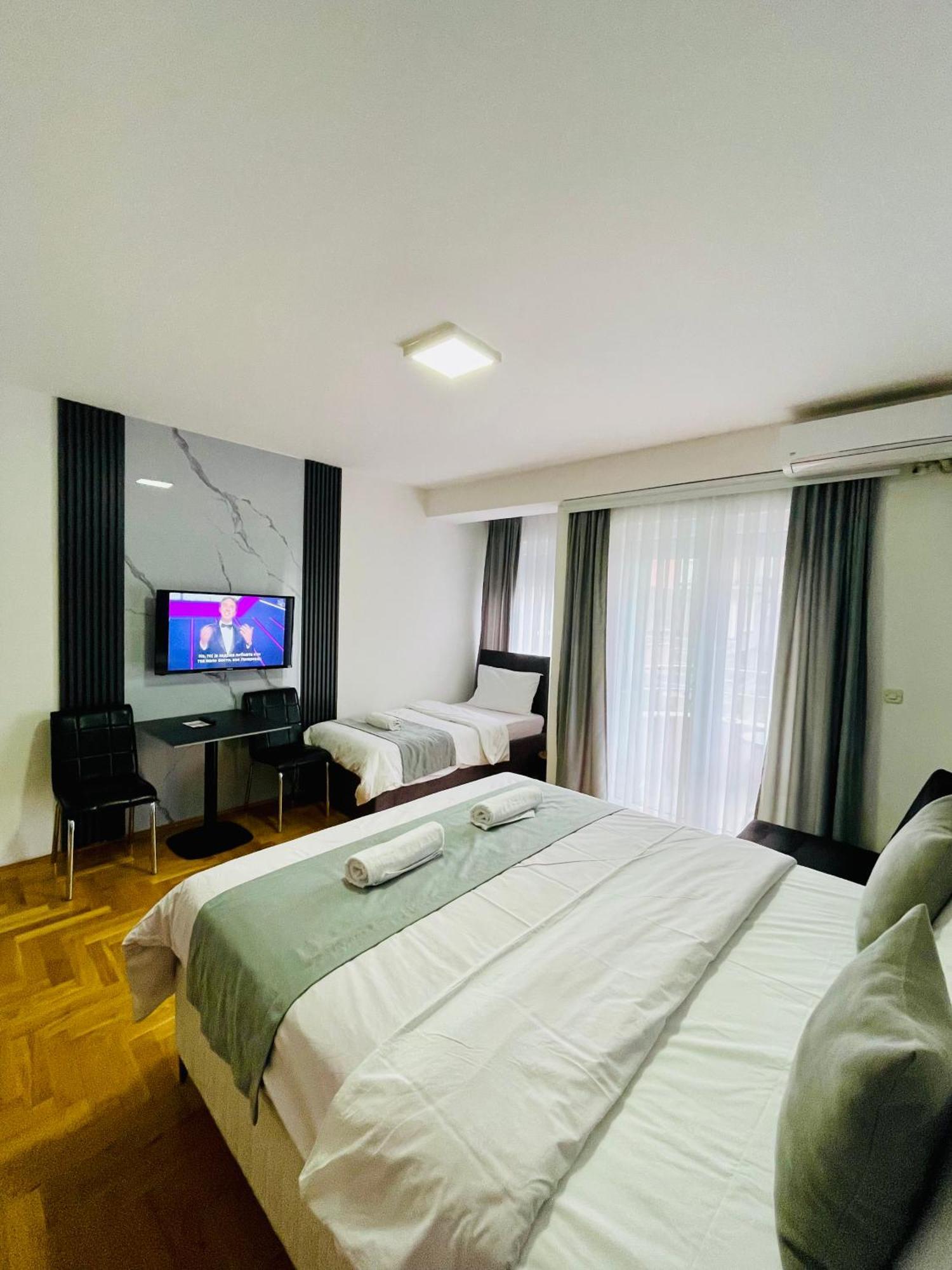Front Beach Exclusive Apartments 스트루가 외부 사진